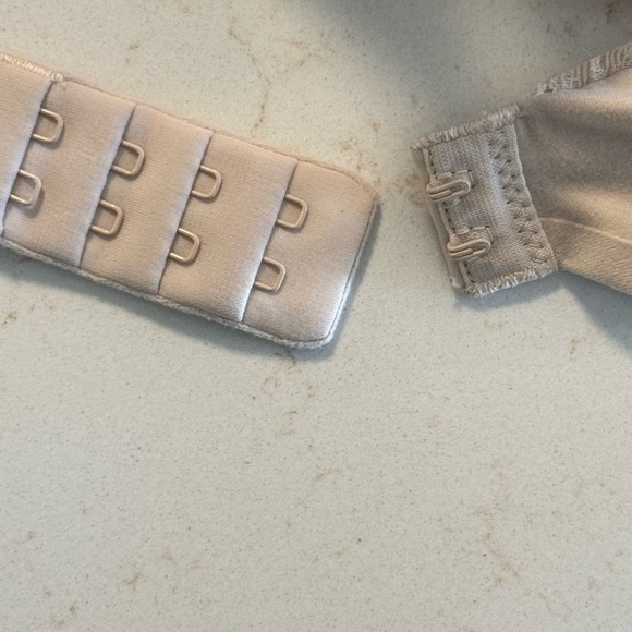 Victoria's Secret 34B Body by Victoria Lined Demi Bra VS underwire Lace Trim - Picture 7 of 8